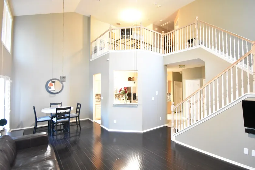 West Plano Townhouse - 400Mbps Wi-fi, EV Charger - Image 1