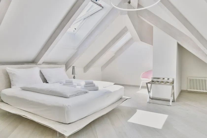 Panoramic Penthouse 200sqm, 3 Bedrooms, 2 Garages - Image 1
