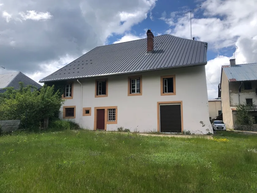 Authentic village house, 4-6 rooms, 8-15 people. - Image 1