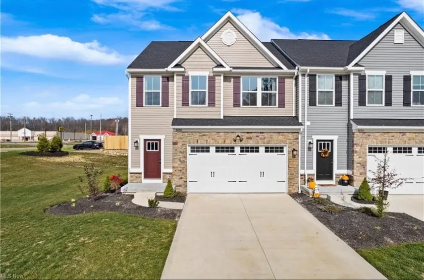 Amazing 4 Bedroom Townhouse - Image 1