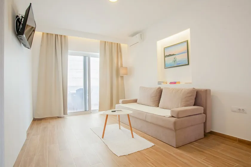 two rooms in one apartment - Image 1