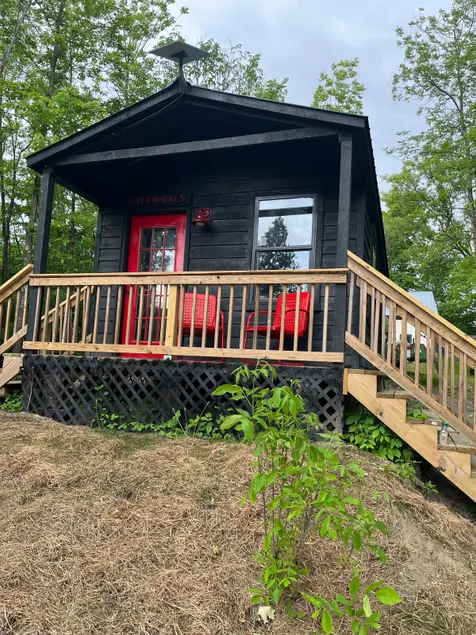 Rustic cabin & modern amenities - Image 1
