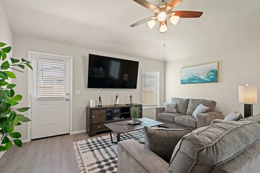 The Woodlands Area New House! - Image 1
