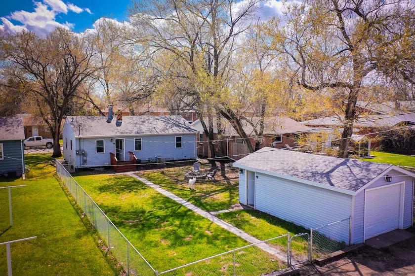 Quiet Home near UND&Ralph_pet friendly_fenced yard - Image 1