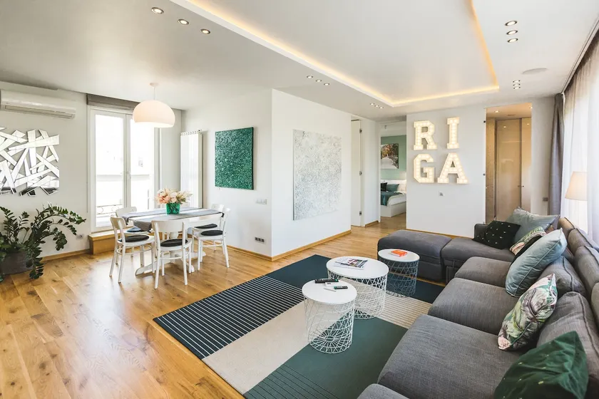 Luxury 2BR penthouse, 2 terraces, parking space - Image 1