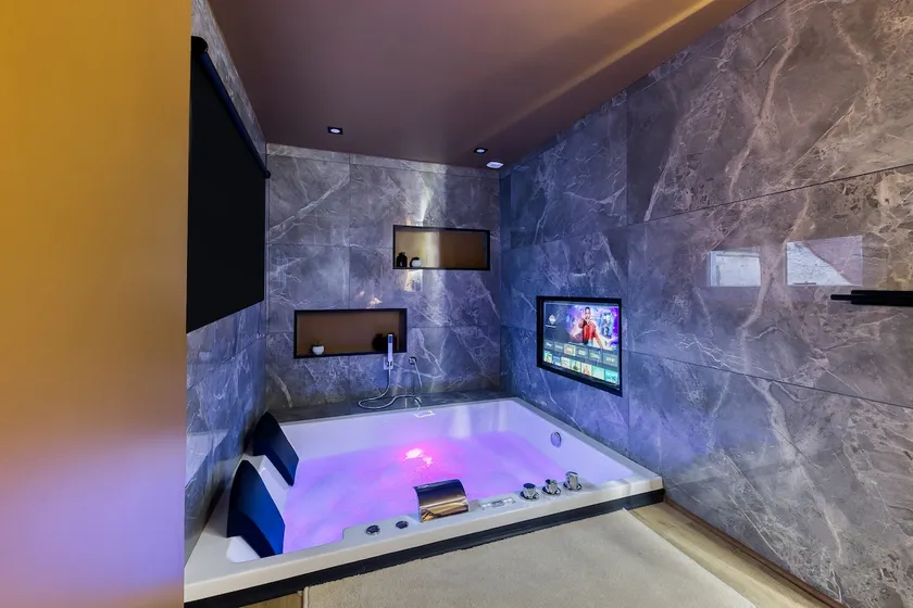 Relaxation & Jacuzzi near Disney - Image 1