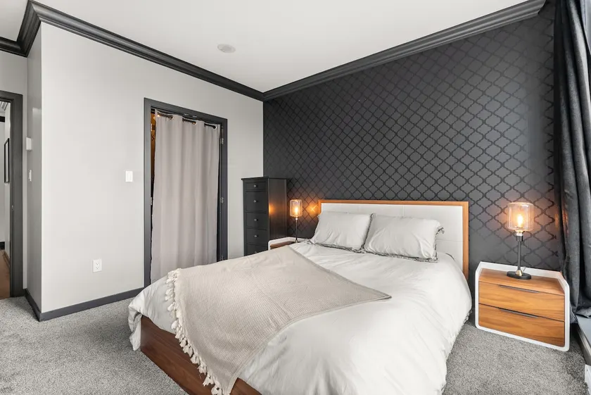 1BR Sub-Penthouse w/ Scenic Views | Science World - Image 1