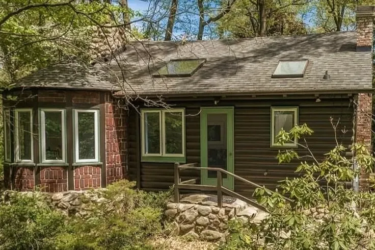 Beautiful Wooded Cabin short walk to Lake Michigan - Image 1