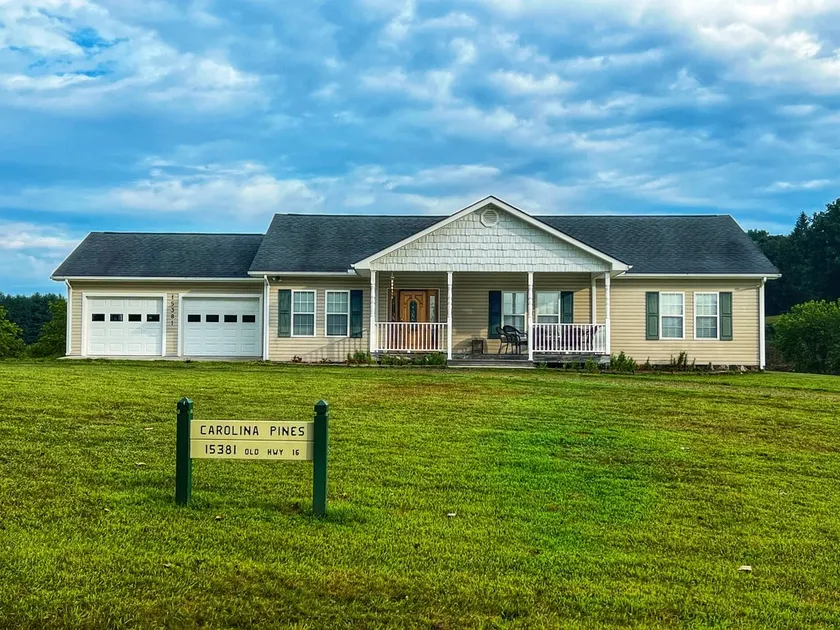 Modern One Level Home with Garage | Grassy Creek - Image 1