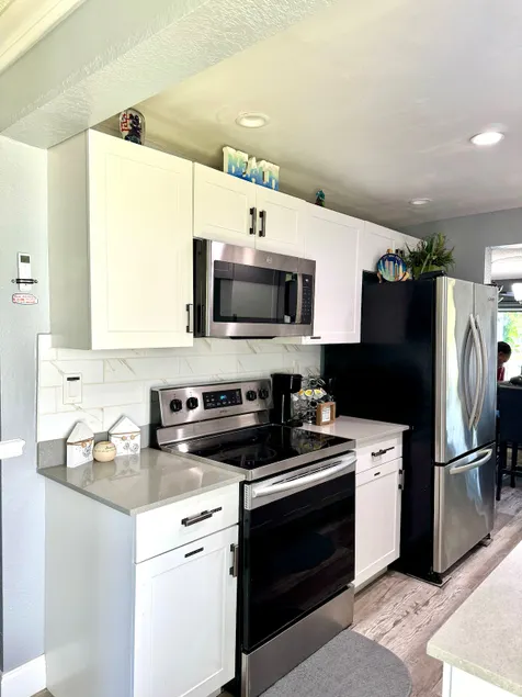 Modern Lake View Townhouse - Image 1