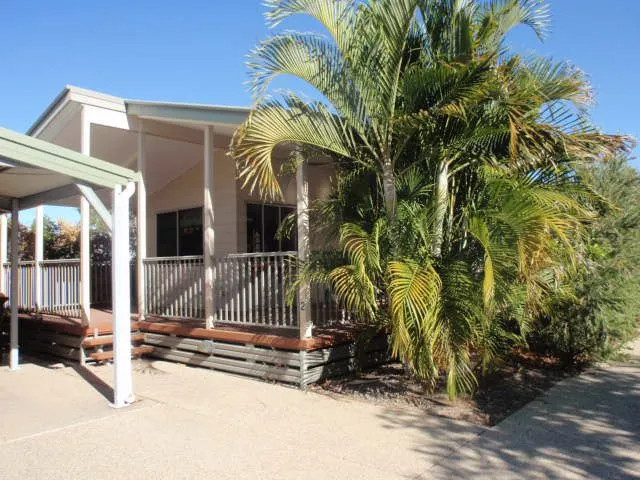 8 Green Village - Image 1