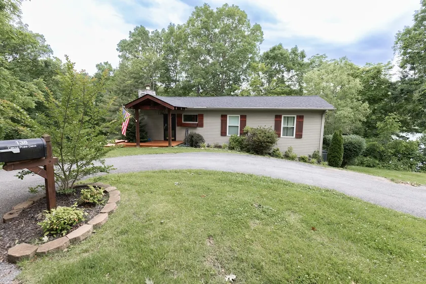 Cedar Cove Cottage-Lakefront-Norris Lake - Image 1