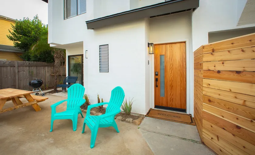 Modern 2BD Home Downtown SB with AC! - Image 1