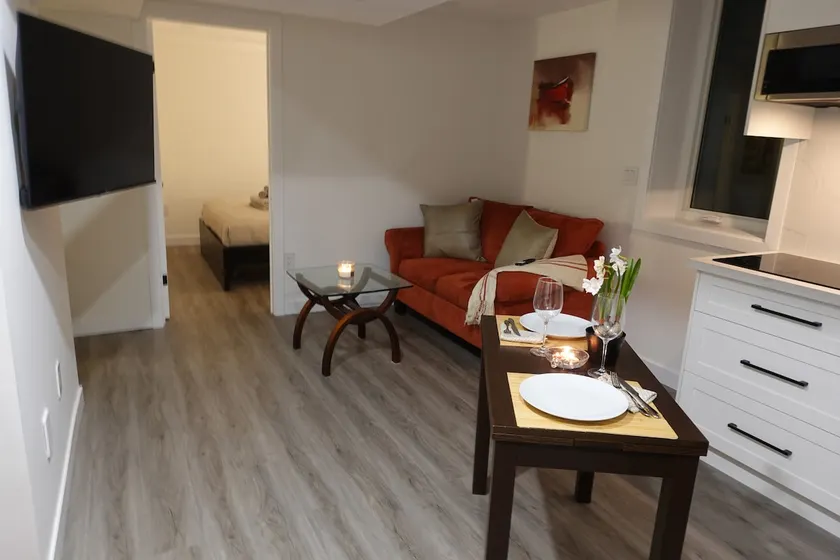 Guests praise:Spotlessly Clean, SelfCheck-In, WiFi - Image 1