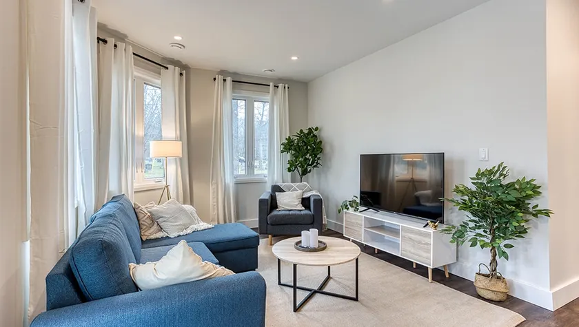 Luxury Home Mins to Lake & Beach - Image 1