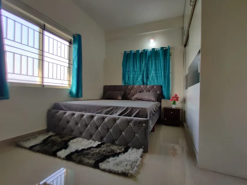Stylish 2-BHK Flat - near Airport Road - Image 1