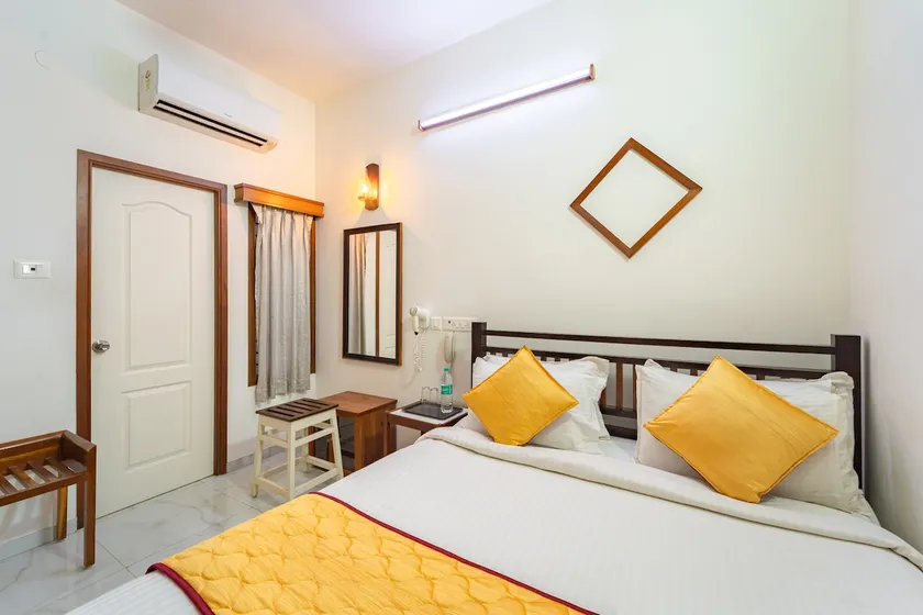 Roscotel Shara Inn 2BHK 2nd Floor - Image 1