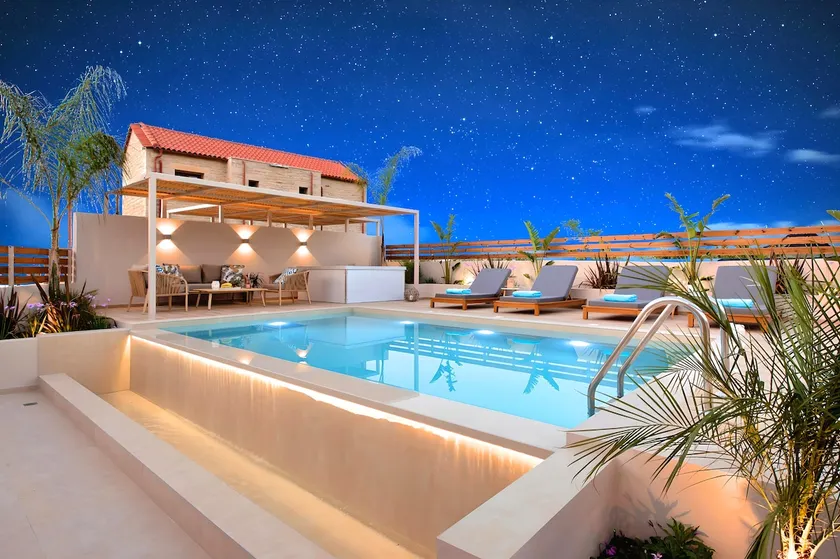 Hidden Gem Villa Private Pool & Heated Jaccuzzi - Image 1