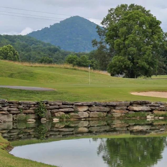 Stunning Golf Course Retreat - Image 1