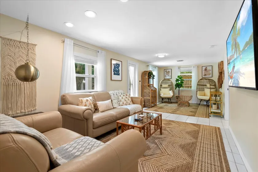3/2 Boho Chic Retreat in NPB - Image 1