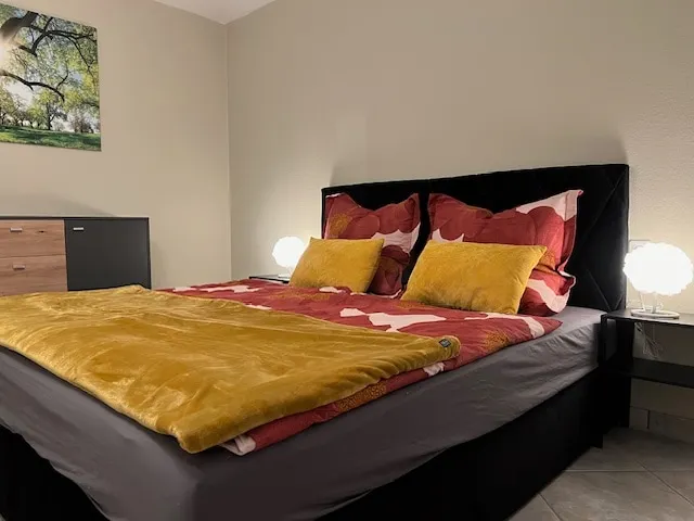 Modern 90 m² Apartment & Outdoor seating area - Image 1