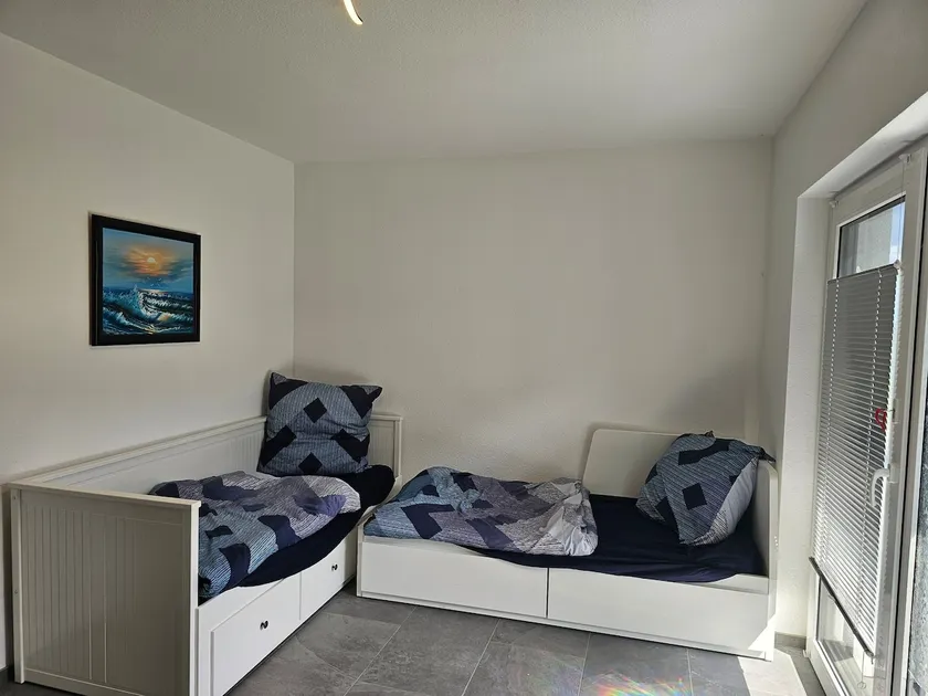 1-room accommodation surrounded by greenery - Image 1
