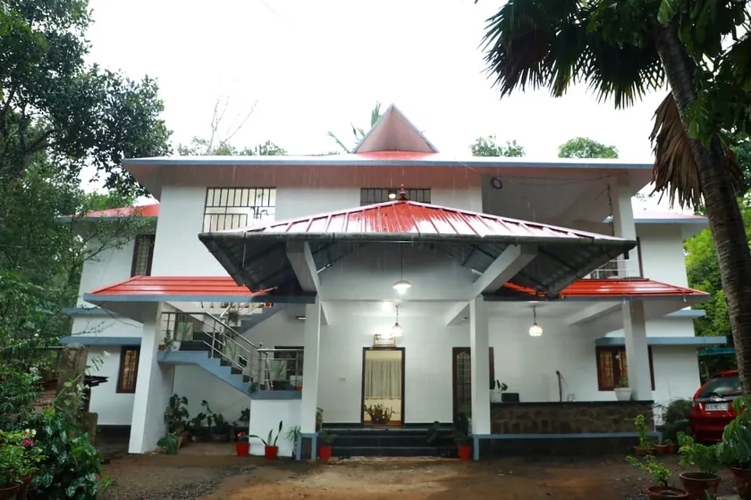 Peaceful Kerala Home Between Thekkady & Munnar - Image 1