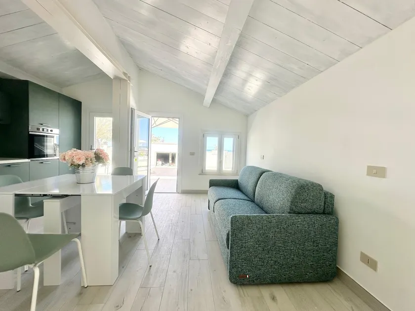 Design apartment on the beach - Image 1