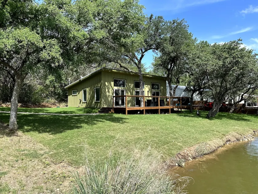 Newly Built Lakefront Getaway - Image 1