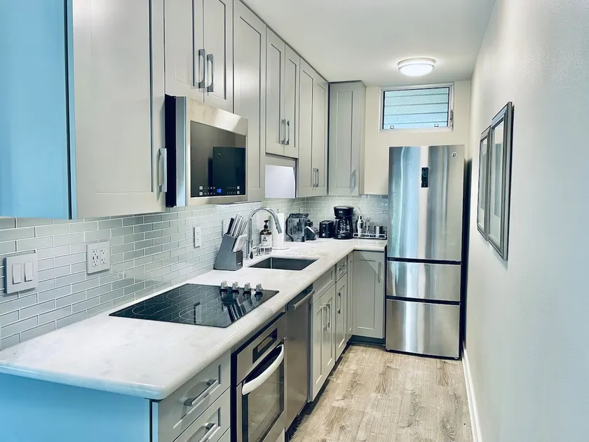 High-end, On Beach, View Balcony, with Pool & BBQ! - Image 1