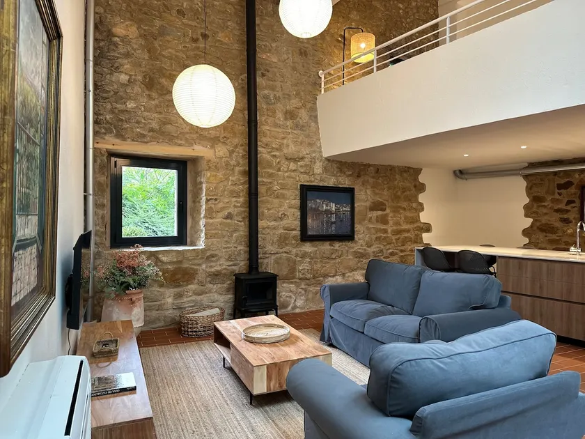 Charming apartment with fireplace in Empordà - Image 1