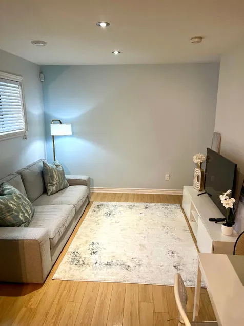 Stylish Basement Apartment - Best Location - Image 1