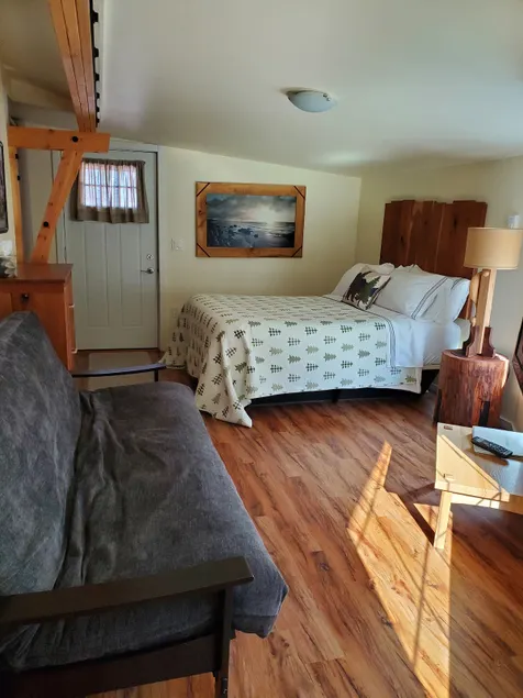 Boom Boat Suite - Image 1