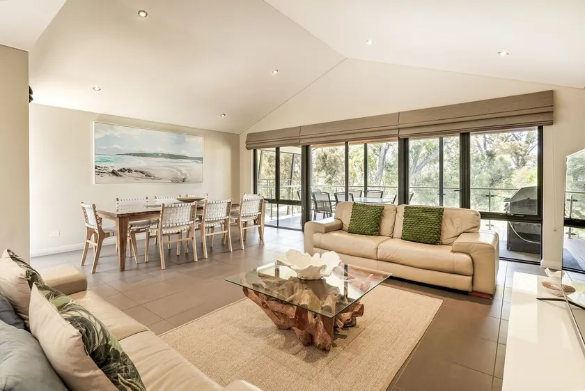 Garden View Beach House - Image 1
