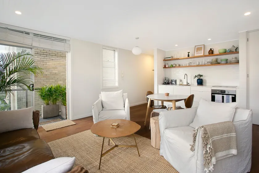 Beach Apt Across the Village - Image 1