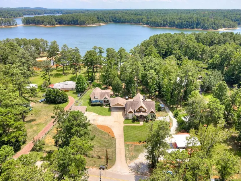 TV-Featured 2-Home Estate | Sleeps 28 - Image 1
