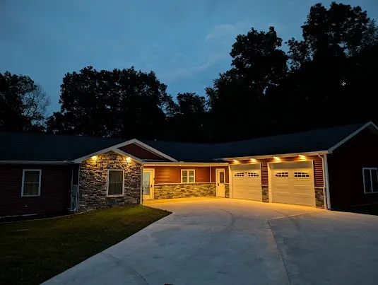 Charming, Woodside 6 Bed house w/ Hot Tub - Image 1
