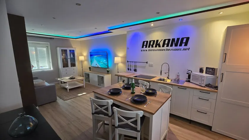 Arkana with private parking - Image 1