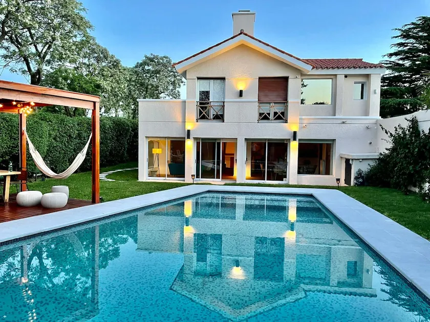 Luxury House in Carrasco Sur, Spectacular! - Image 1