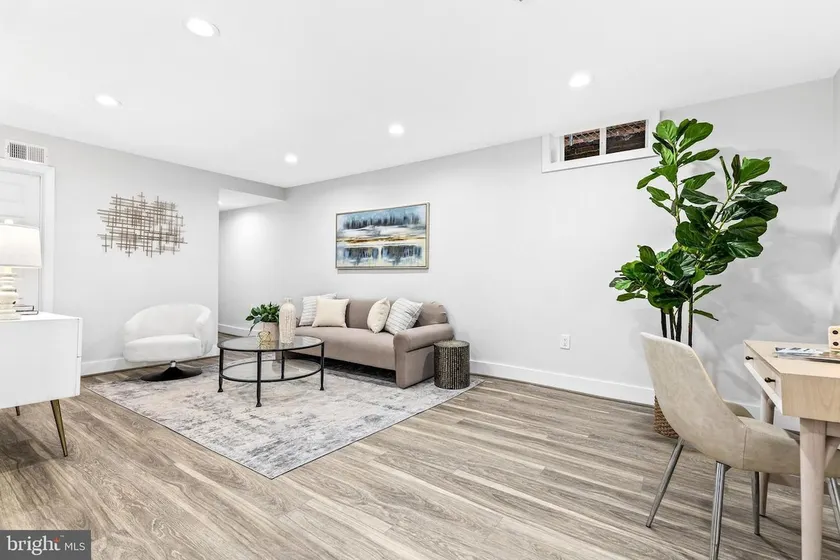 Roxboro Designer Suite - Image 1