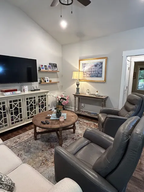 Urban Retreat at Woodstock - Image 1