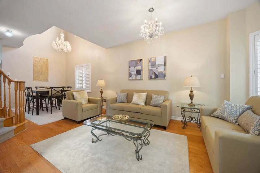 Fantastic 4 bedrooms house, 2 free Parking - Image 1