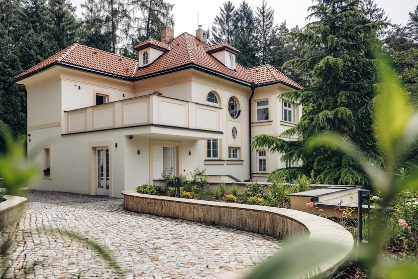 Vila Zlatý Slavík - Luxurious Villa with Spa - Image 1