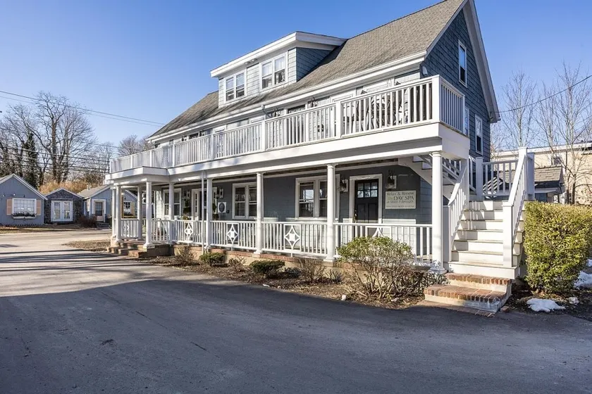 Entire 2 Family in West Falmouth - Image 1