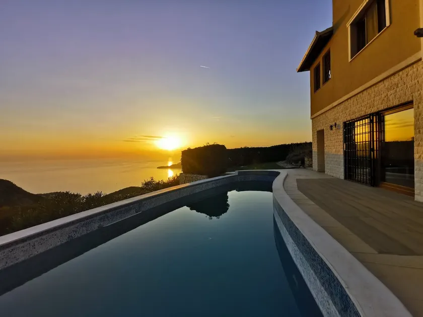 Lux Villa Provence w/ Postcard View over Horizont - Image 1