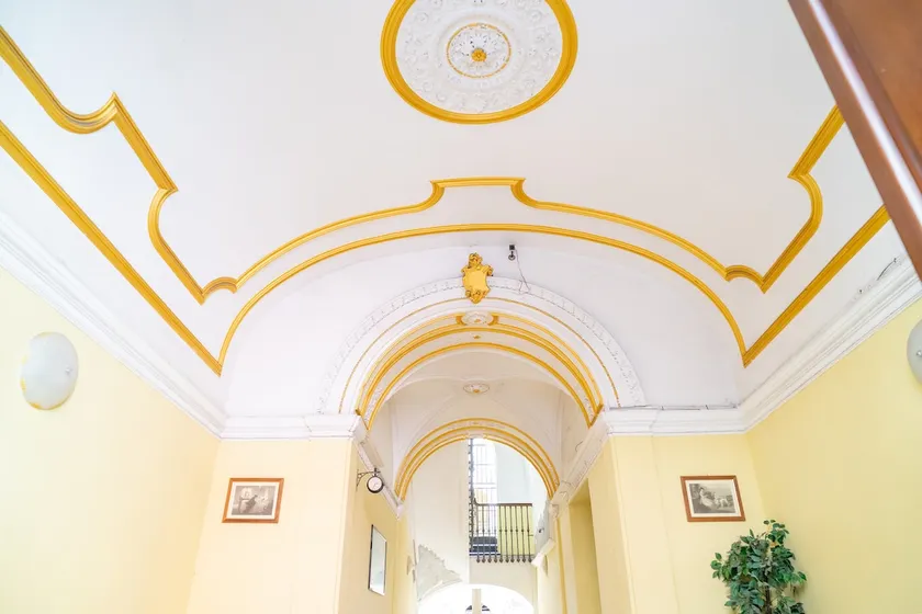 Downtown Taranto: Accommodation for 6 guests + WiFi - Image 1