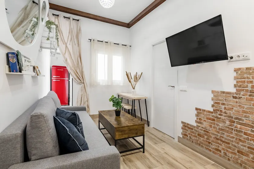 Madrid Villaverde AC, Apartment with double bed. - Image 1
