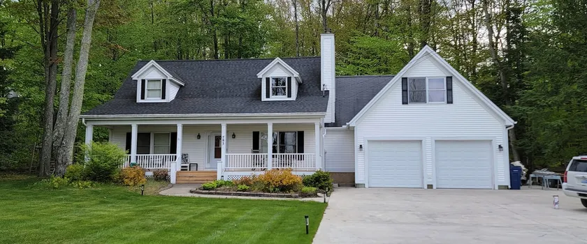 4-bdrm Lake Leelanau lake house - Image 1