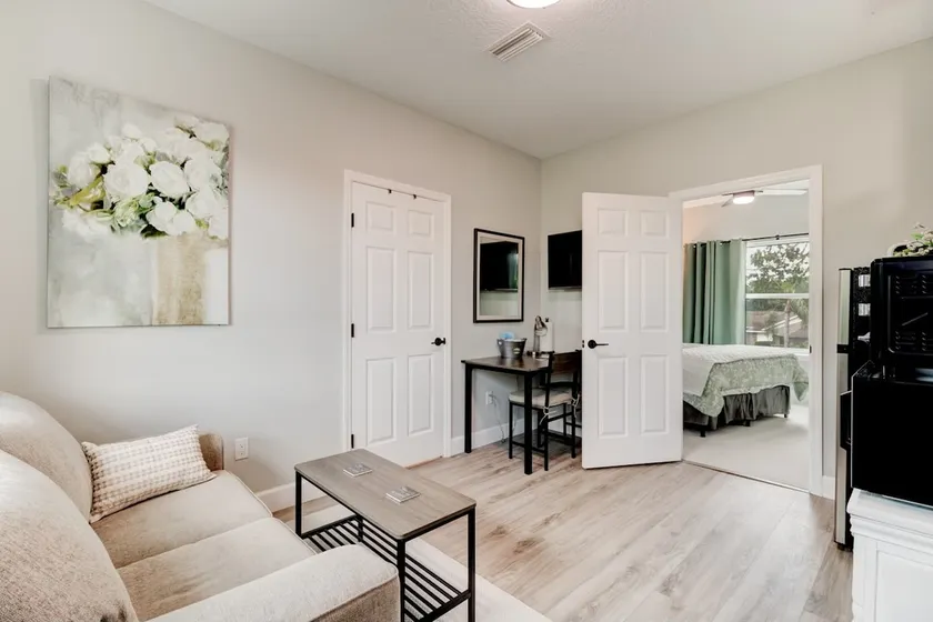 Friendly Neighbor Suite - Image 1