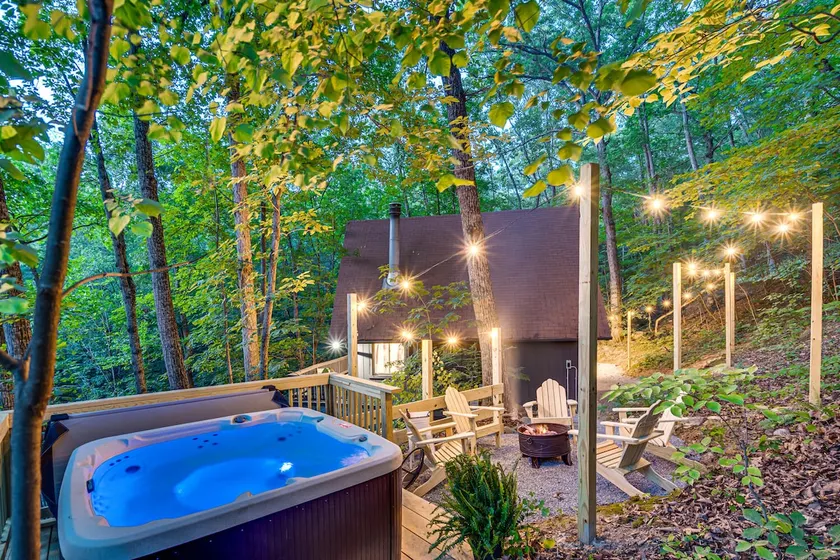 Whispering Woods, Hot Tub, Firepit, Pet Friendly - Image 1